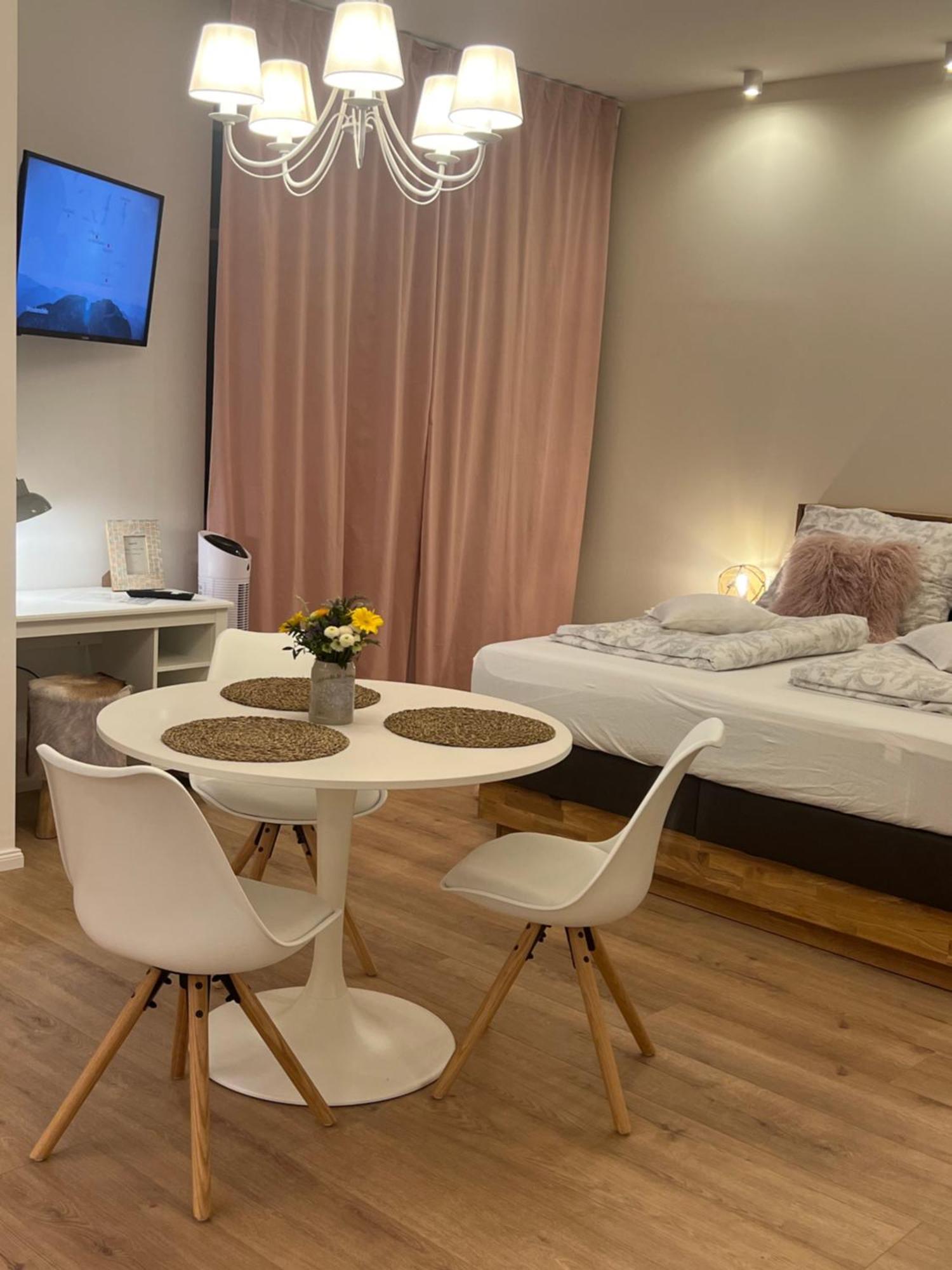 Die "Boho Suite" Im Herzen Von Hartberg I Parking Exterior photo